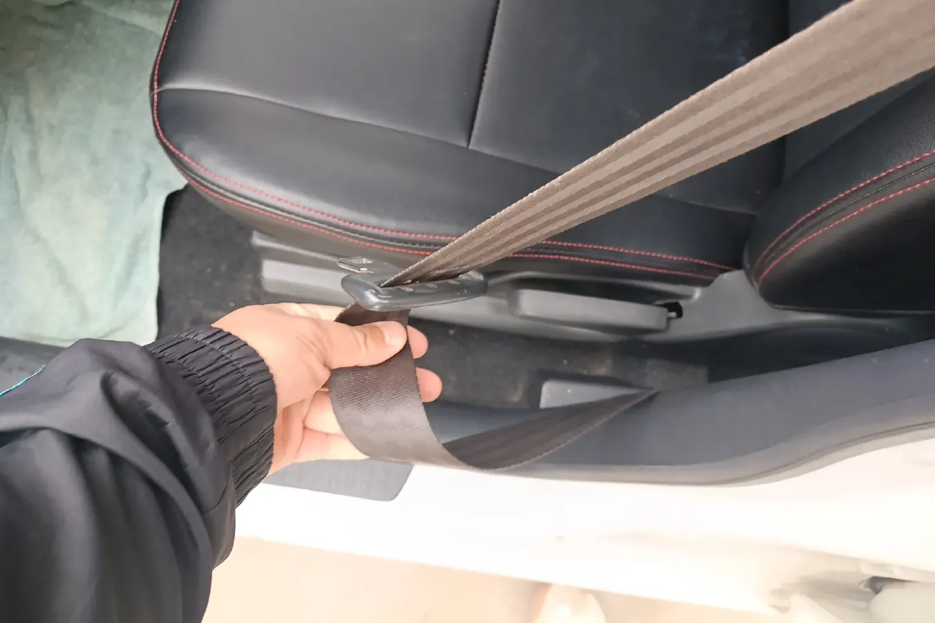 2013 Suzuki Swift 1.3L 91HP L4 5MT,autocango,china used car exporter,china ev exporter,chinese used car exporter,chinese used ev exporter