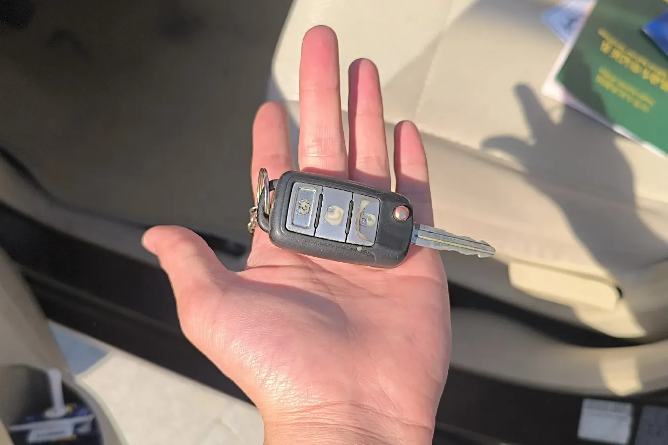 2014 DongFeng Fengon Fengon 330 1.5L 116HP L4 5MT,autocango,china used car exporter,china ev exporter,chinese used car exporter,chinese used ev exporter