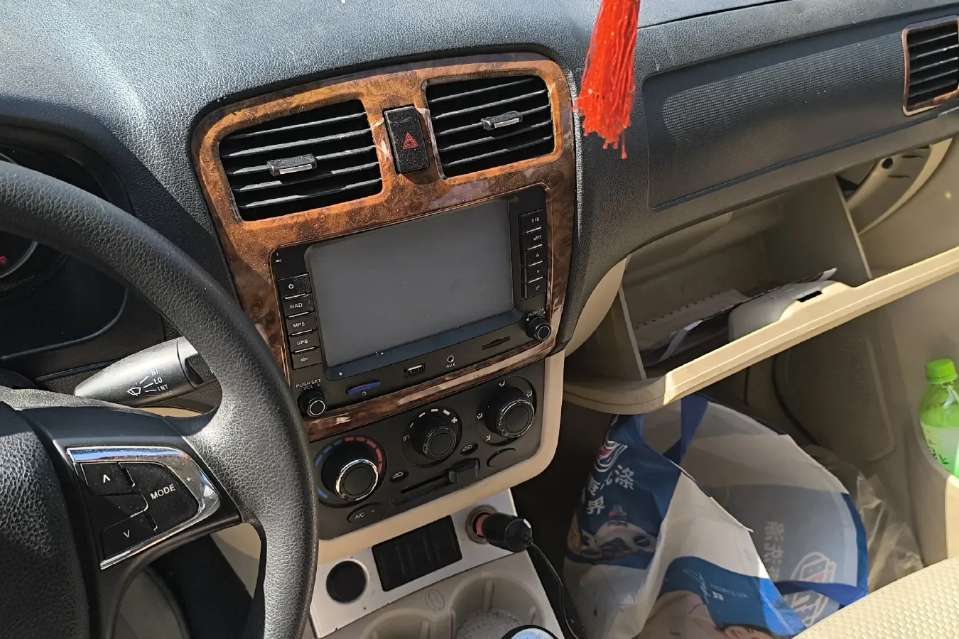 2014 DongFeng Fengon Fengon 330 1.5L 116HP L4 5MT,autocango,china used car exporter,china ev exporter,chinese used car exporter,chinese used ev exporter