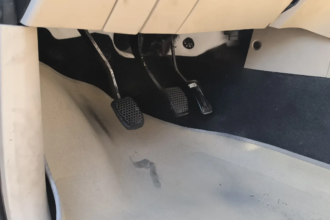 2014 DongFeng Fengon Fengon 330 1.5L 116HP L4 5MT,autocango,china used car exporter,china ev exporter,chinese used car exporter,chinese used ev exporter