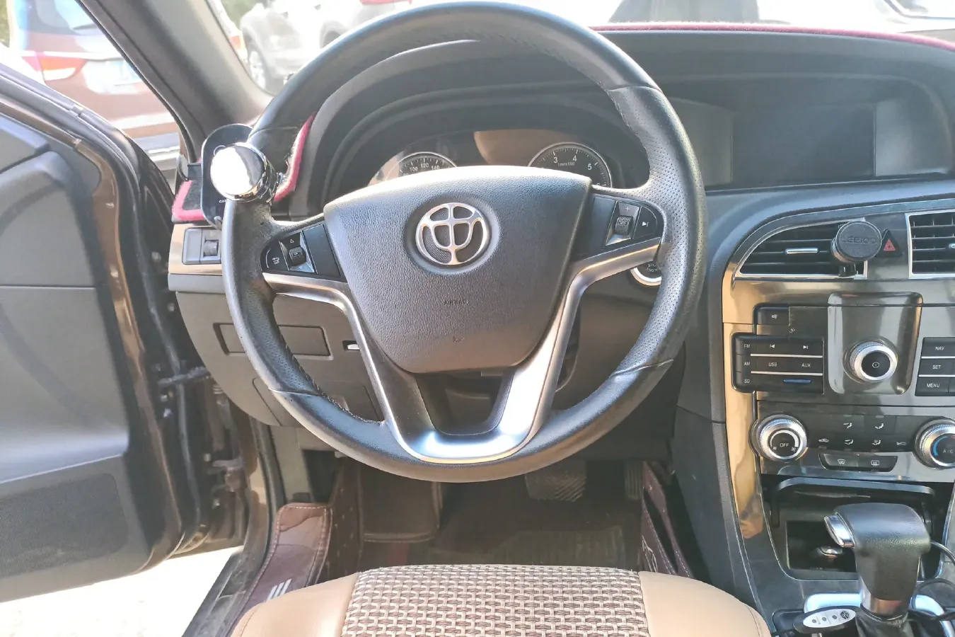 2014 Brilliance Auto V5 1.6L 118HP L4 5AT,autocango,china used car exporter,china ev exporter,chinese used car exporter,chinese used ev exporter