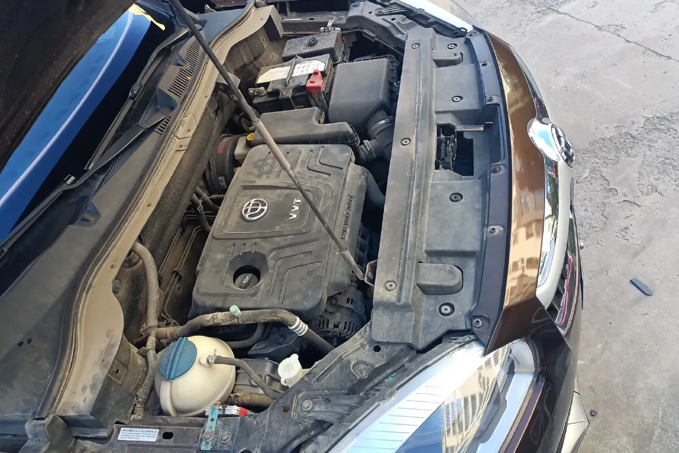 2014 Brilliance Auto V5 1.6L 118HP L4 5AT,autocango,china used car exporter,china ev exporter,chinese used car exporter,chinese used ev exporter