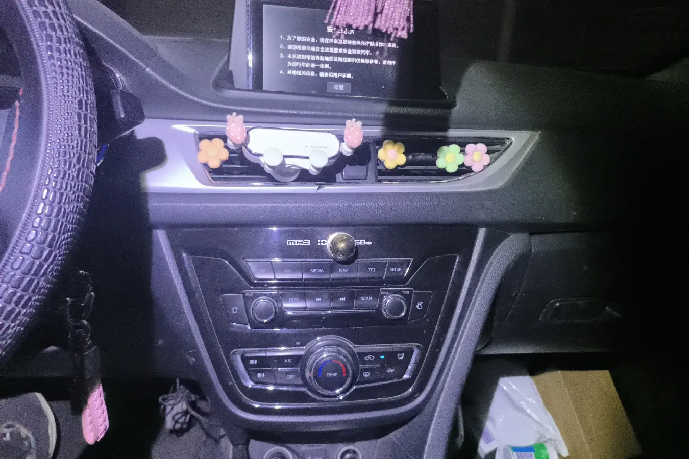 2016 ChangAn Alsvin V7 1.6L 124HP L4 5MT,autocango,china used car exporter,china ev exporter,chinese used car exporter,chinese used ev exporter