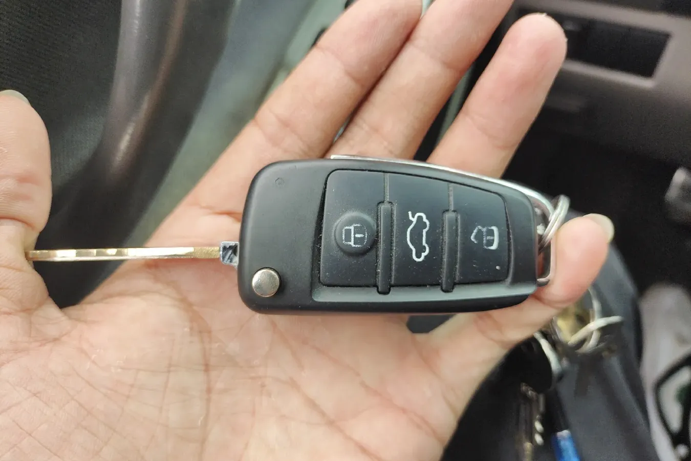 2012 Suzuki Liana 1.4L 101HP L4 5MT,autocango,china used car exporter,china ev exporter,chinese used car exporter,chinese used ev exporter