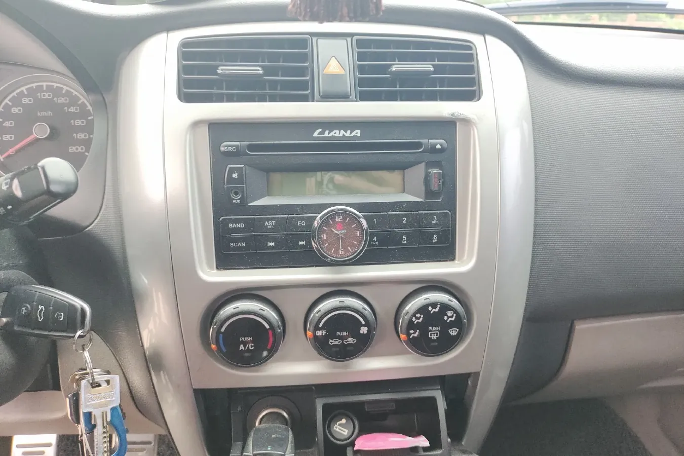 2012 Suzuki Liana 1.4L 101HP L4 5MT,autocango,china used car exporter,china ev exporter,chinese used car exporter,chinese used ev exporter