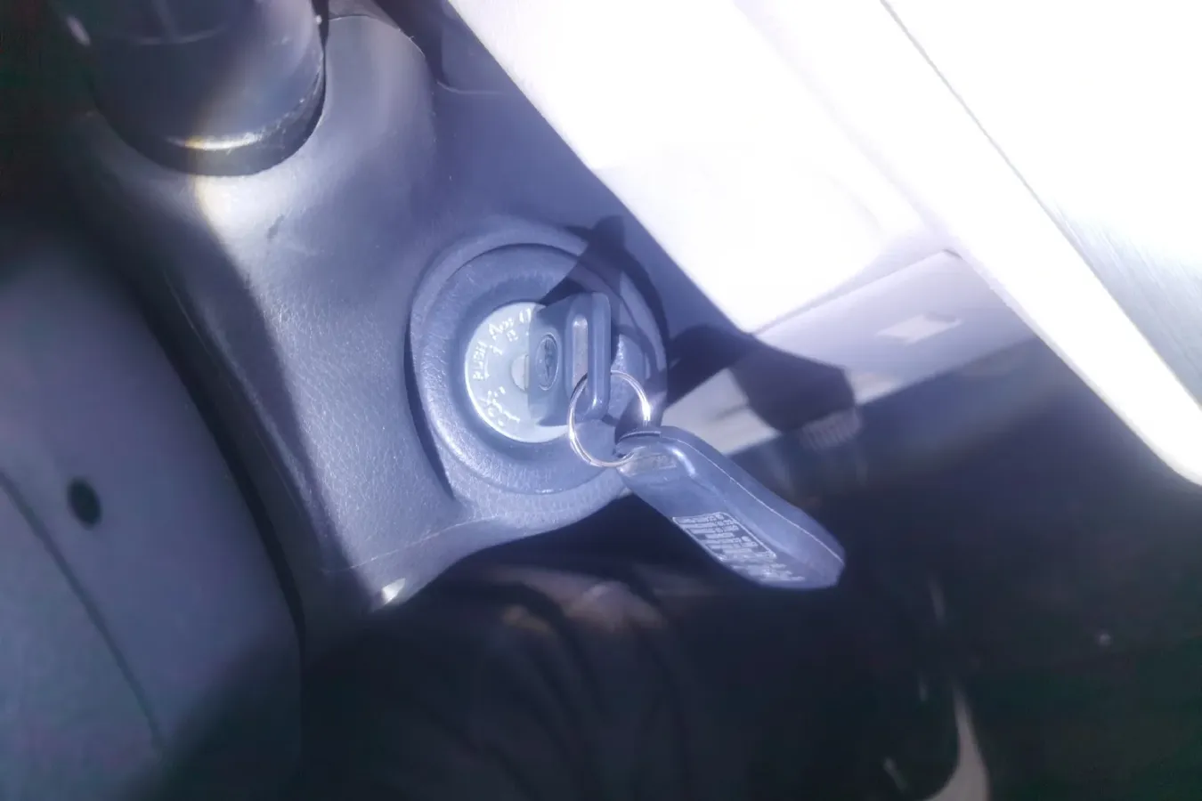 2015 Venucia R50 1.6L 117HP L4 5MT,autocango,china used car exporter,china ev exporter,chinese used car exporter,chinese used ev exporter