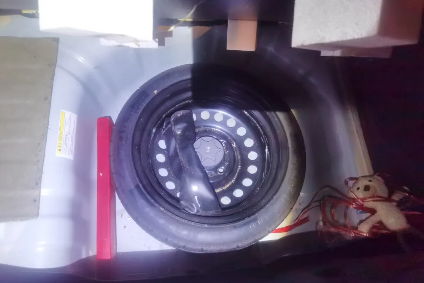 2015 Venucia R50 1.6L 117HP L4 5MT,autocango,china used car exporter,china ev exporter,chinese used car exporter,chinese used ev exporter