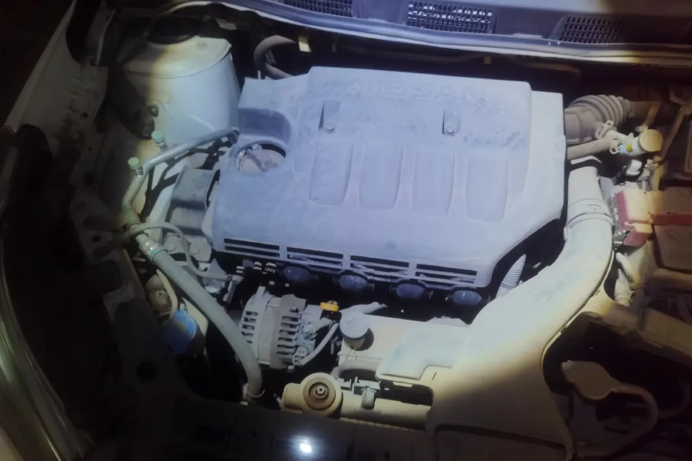 2015 Venucia R50 1.6L 117HP L4 5MT,autocango,china used car exporter,china ev exporter,chinese used car exporter,chinese used ev exporter