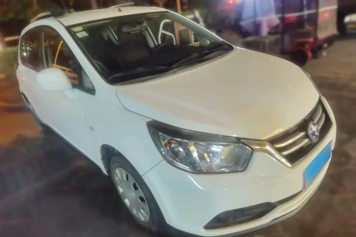 2015 Venucia R50 1.6L 117HP L4 5MT,autocango,china used car exporter,china ev exporter,chinese used car exporter,chinese used ev exporter