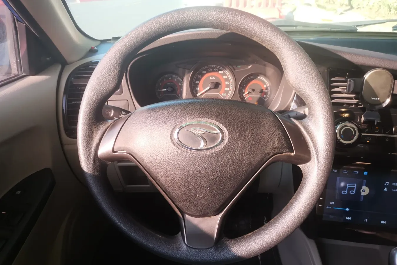 2012 Soueast V3 1.5L 120HP L4 5MT,autocango,china used car exporter,china ev exporter,chinese used car exporter,chinese used ev exporter