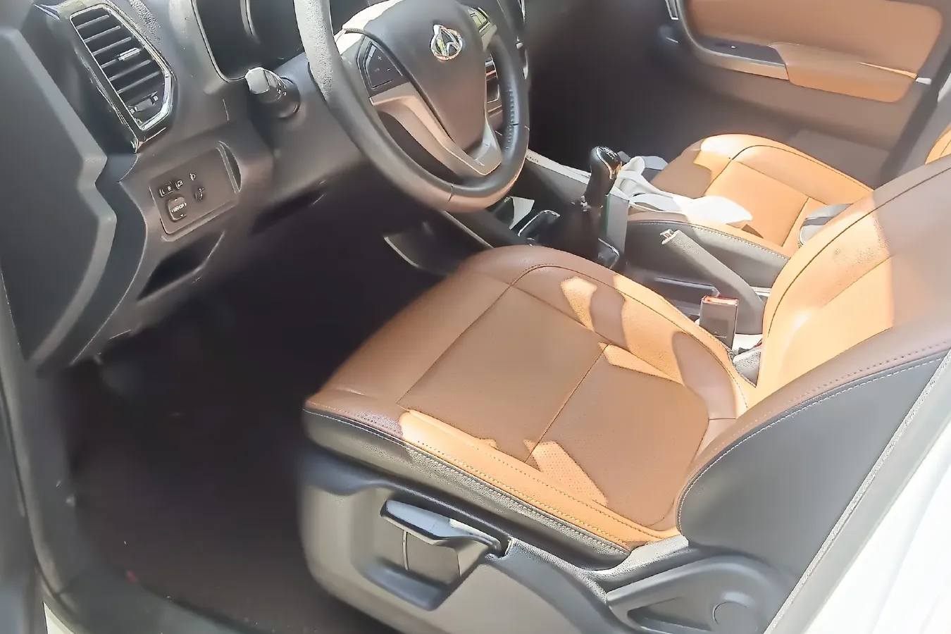 2016 ChangAn Oshan CX70 1.6L 117HP L4 5MT,autocango,china used car exporter,china ev exporter,chinese used car exporter,chinese used ev exporter
