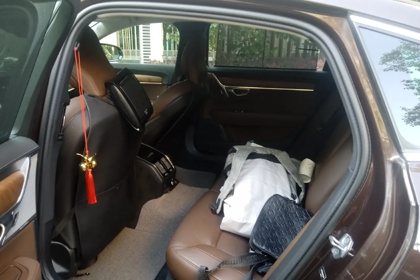 2019 Volvo S90 2.0T 254HP L4 8AT,autocango,china used car exporter,china ev exporter,chinese used car exporter,chinese used ev exporter