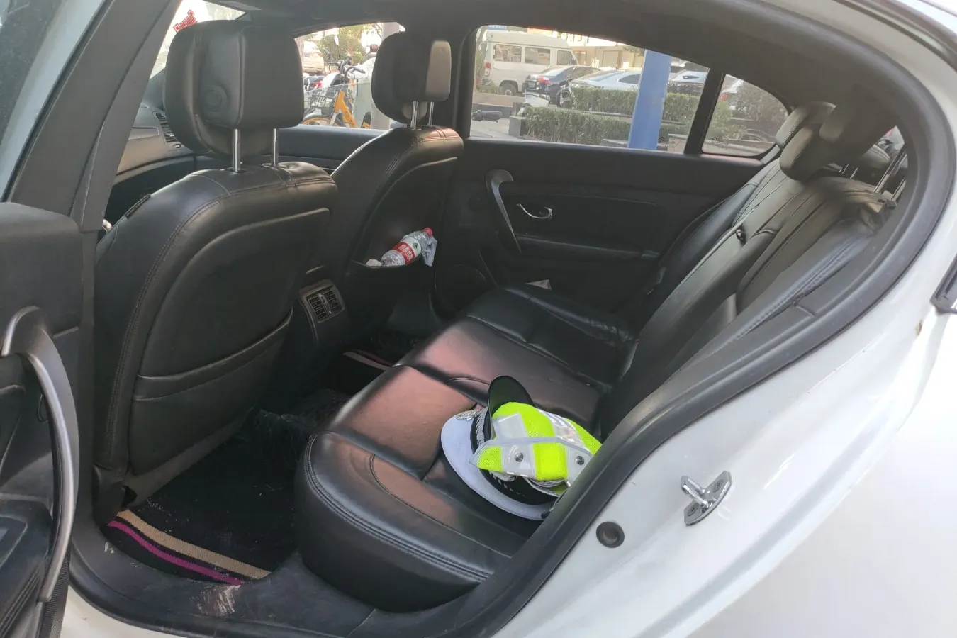 2013 Renault  Latitude 2.0L 139HP L4 CVT,autocango,china used car exporter,china ev exporter,chinese used car exporter,chinese used ev exporter