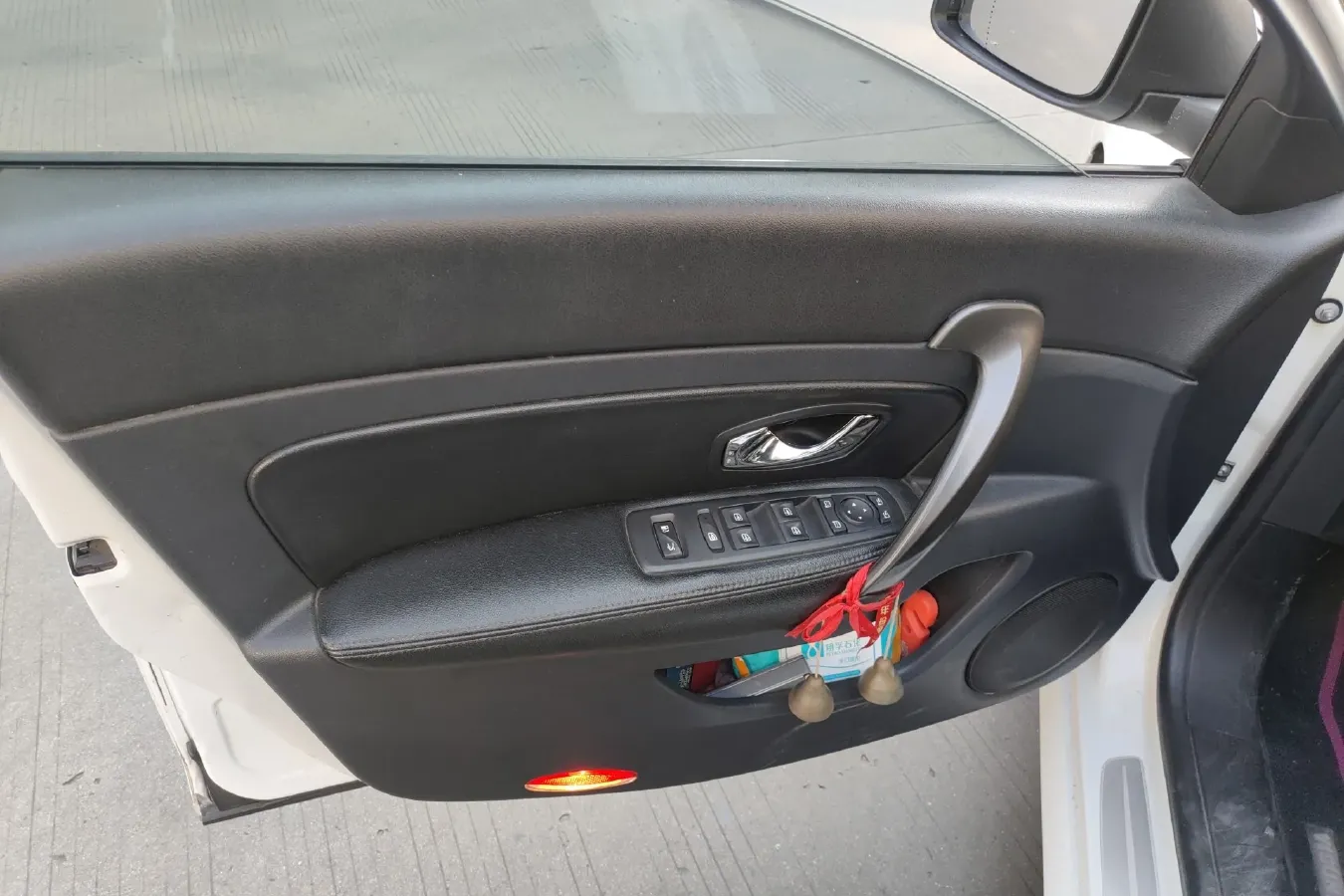 2013 Renault  Latitude 2.0L 139HP L4 CVT,autocango,china used car exporter,china ev exporter,chinese used car exporter,chinese used ev exporter