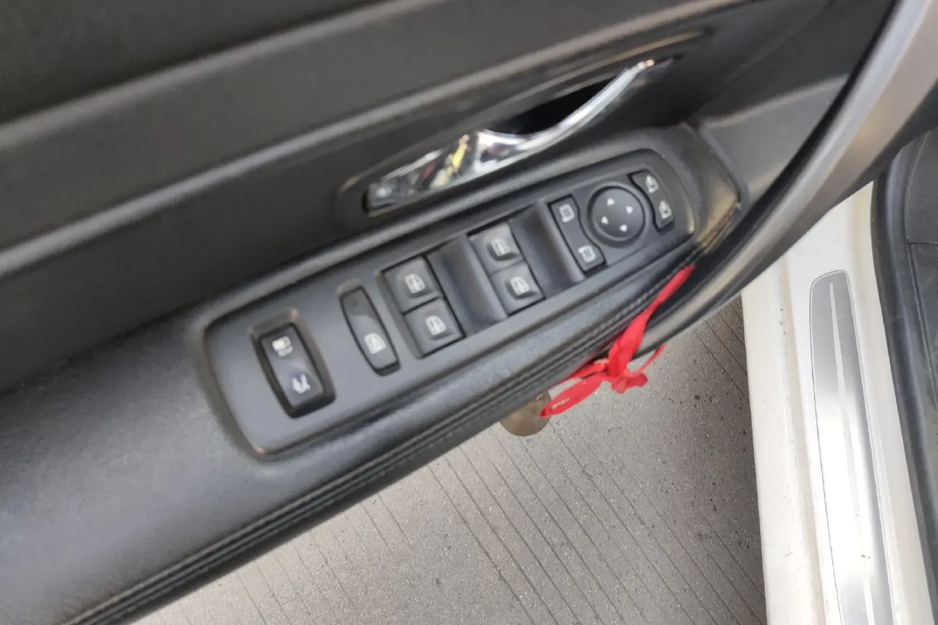 2013 Renault  Latitude 2.0L 139HP L4 CVT,autocango,china used car exporter,china ev exporter,chinese used car exporter,chinese used ev exporter