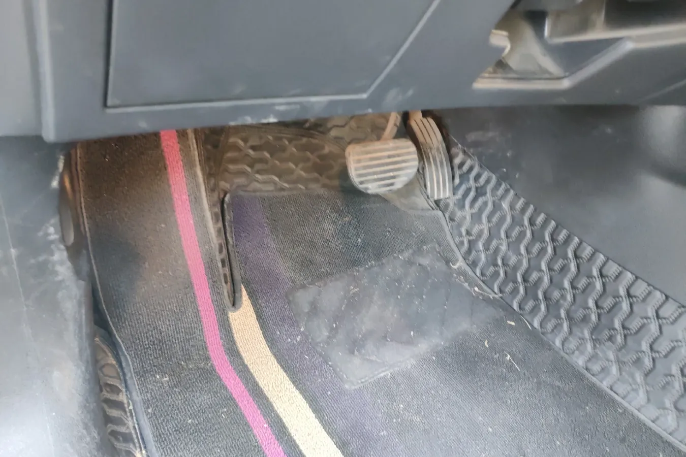 2013 Renault  Latitude 2.0L 139HP L4 CVT,autocango,china used car exporter,china ev exporter,chinese used car exporter,chinese used ev exporter