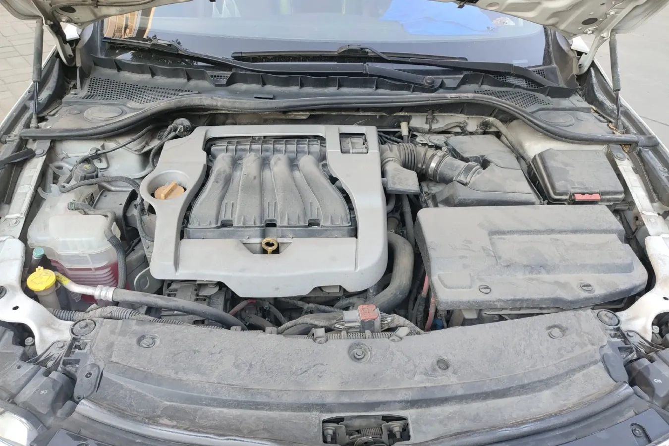 2013 Renault  Latitude 2.0L 139HP L4 CVT,autocango,china used car exporter,china ev exporter,chinese used car exporter,chinese used ev exporter