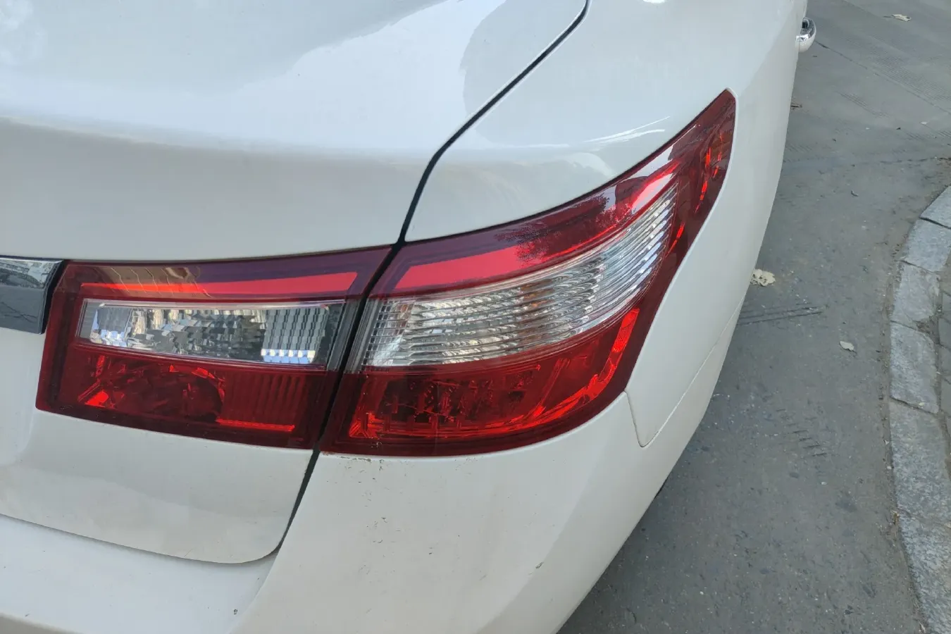 2013 Renault  Latitude 2.0L 139HP L4 CVT,autocango,china used car exporter,china ev exporter,chinese used car exporter,chinese used ev exporter