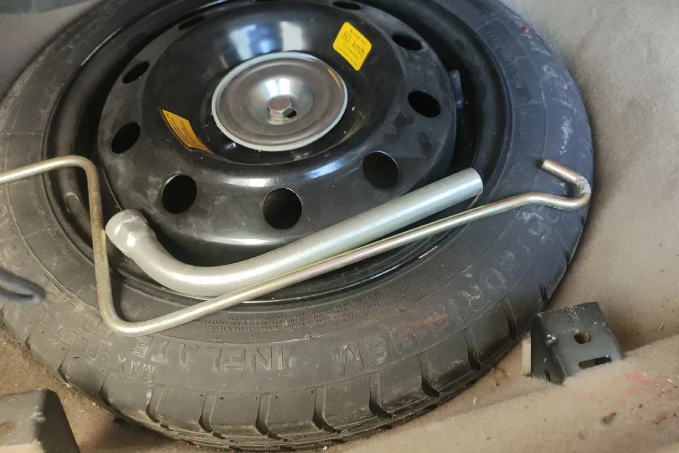 2014 HaiMa Preema 1.6L 120HP L4 5MT,autocango,china used car exporter,china ev exporter,chinese used car exporter,chinese used ev exporter