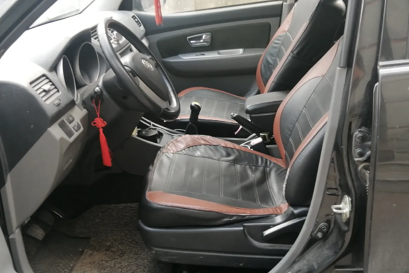 2013 FAW Senia S80 1.5L 109HP L4 5MT,autocango,china used car exporter,china ev exporter,chinese used car exporter,chinese used ev exporter