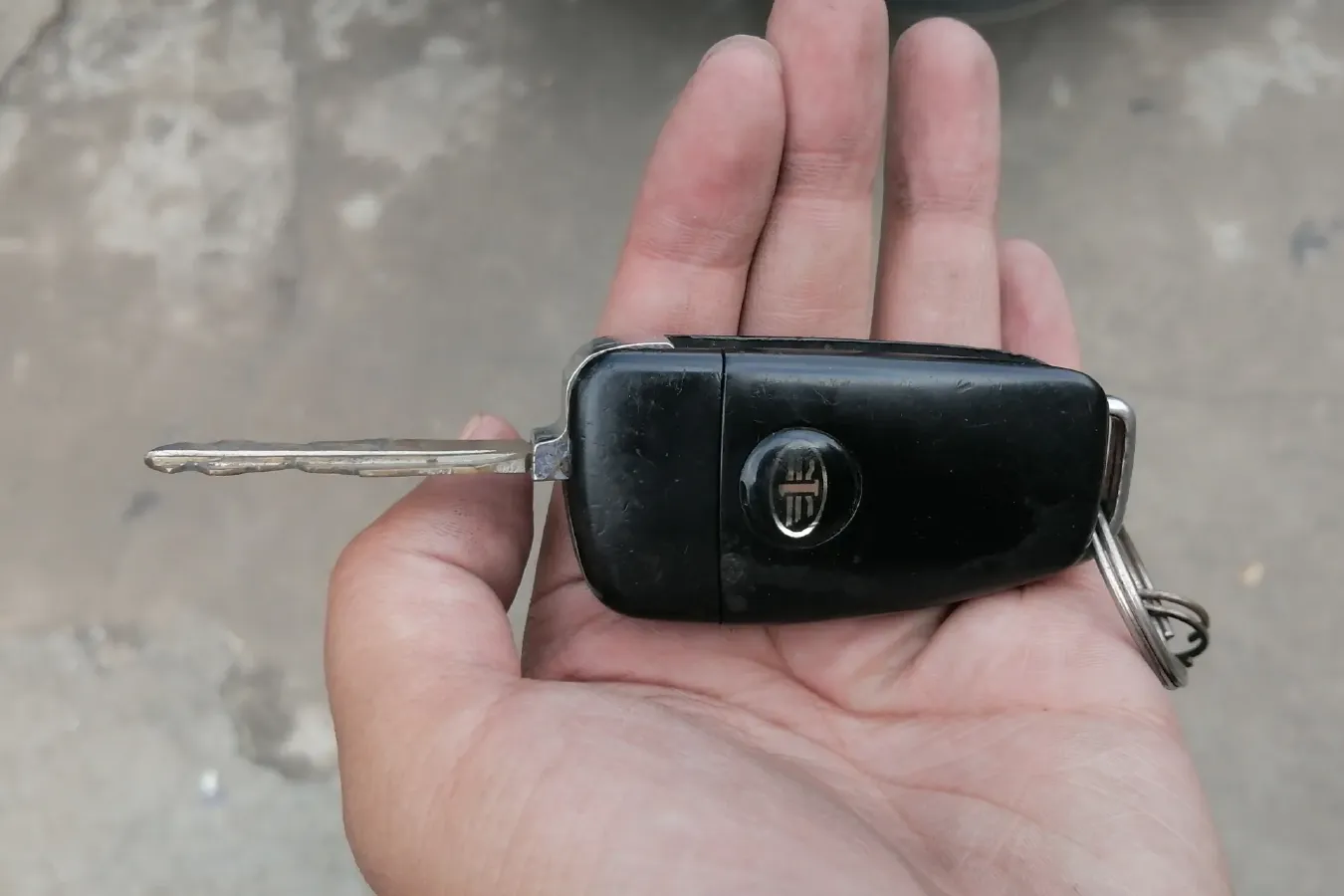 2013 FAW Senia S80 1.5L 109HP L4 5MT,autocango,china used car exporter,china ev exporter,chinese used car exporter,chinese used ev exporter