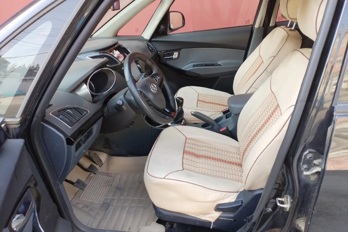 2013 JAC Refine M2 1.5L 113HP L4 5MT,autocango,china used car exporter,china ev exporter,chinese used car exporter,chinese used ev exporter