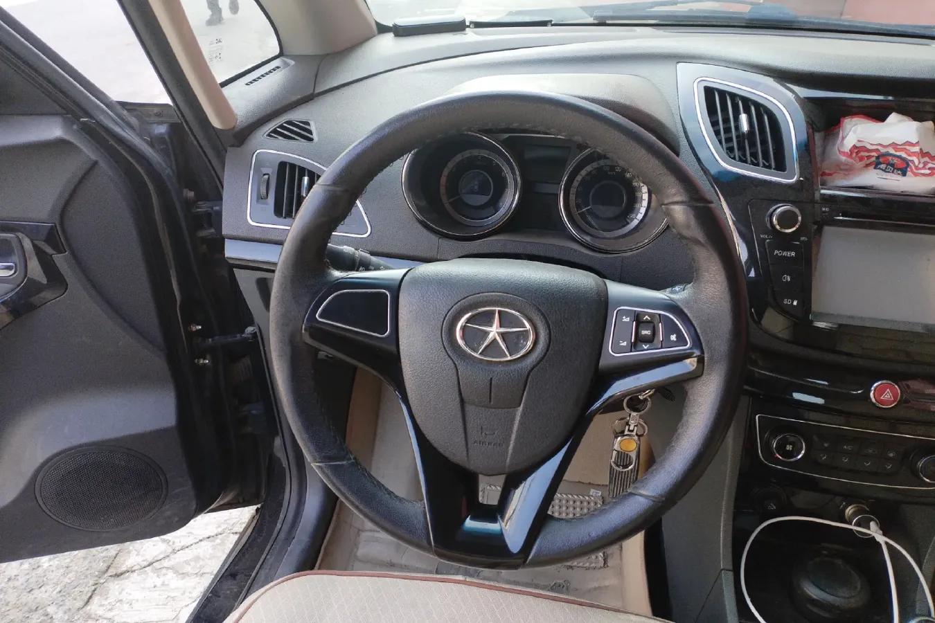 2013 JAC Refine M2 1.5L 113HP L4 5MT,autocango,china used car exporter,china ev exporter,chinese used car exporter,chinese used ev exporter