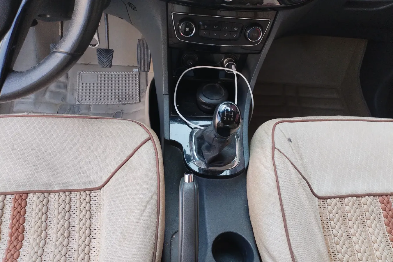 2013 JAC Refine M2 1.5L 113HP L4 5MT,autocango,china used car exporter,china ev exporter,chinese used car exporter,chinese used ev exporter