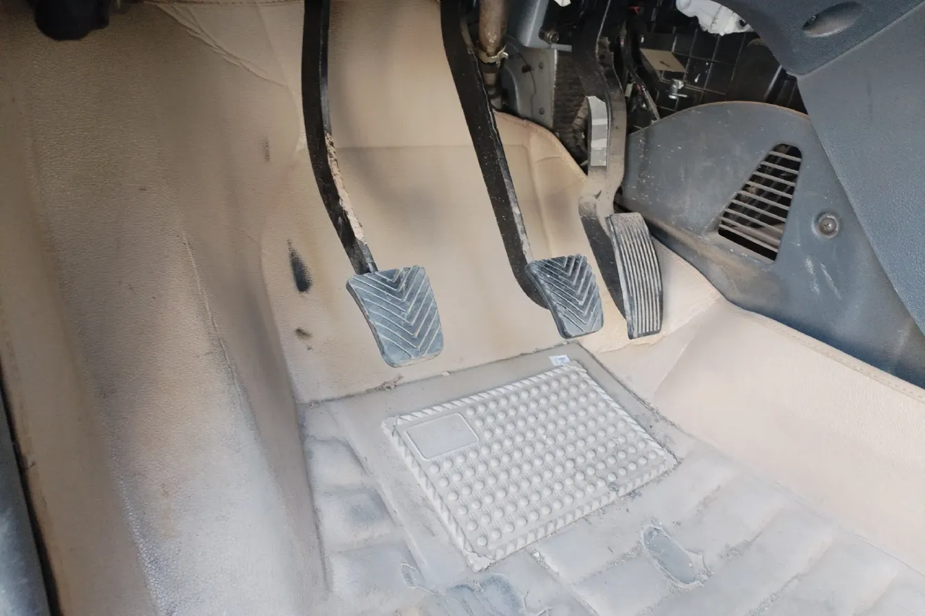 2013 JAC Refine M2 1.5L 113HP L4 5MT,autocango,china used car exporter,china ev exporter,chinese used car exporter,chinese used ev exporter