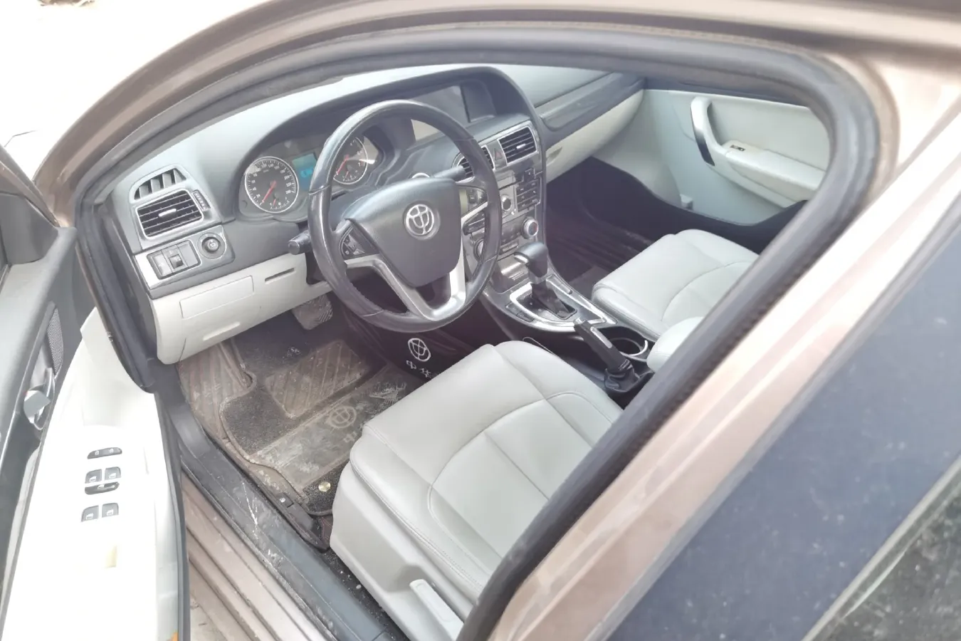 2011 Brilliance Auto H530 1.6L 118HP L4 5AT,autocango,china used car exporter,china ev exporter,chinese used car exporter,chinese used ev exporter