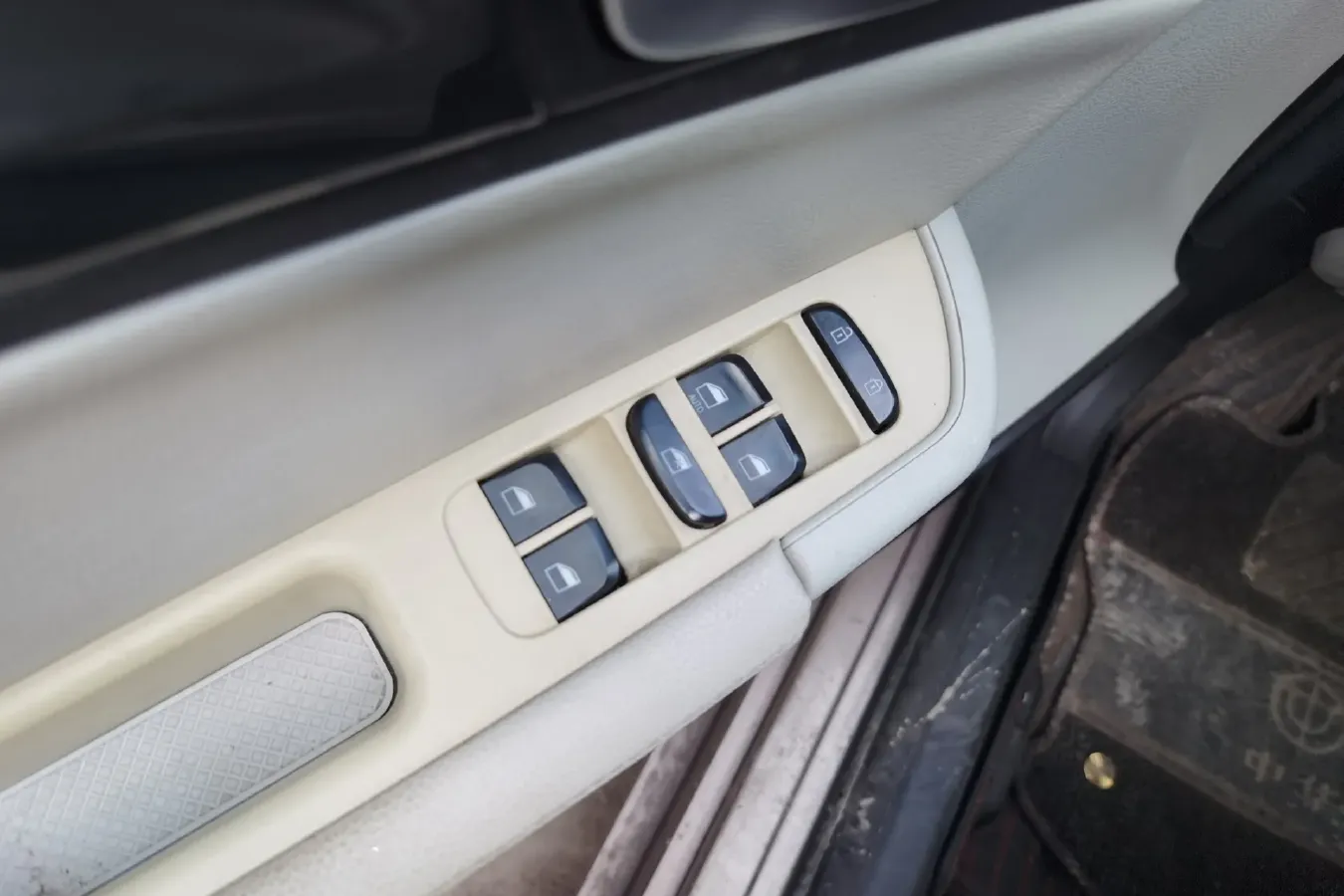 2011 Brilliance Auto H530 1.6L 118HP L4 5AT,autocango,china used car exporter,china ev exporter,chinese used car exporter,chinese used ev exporter