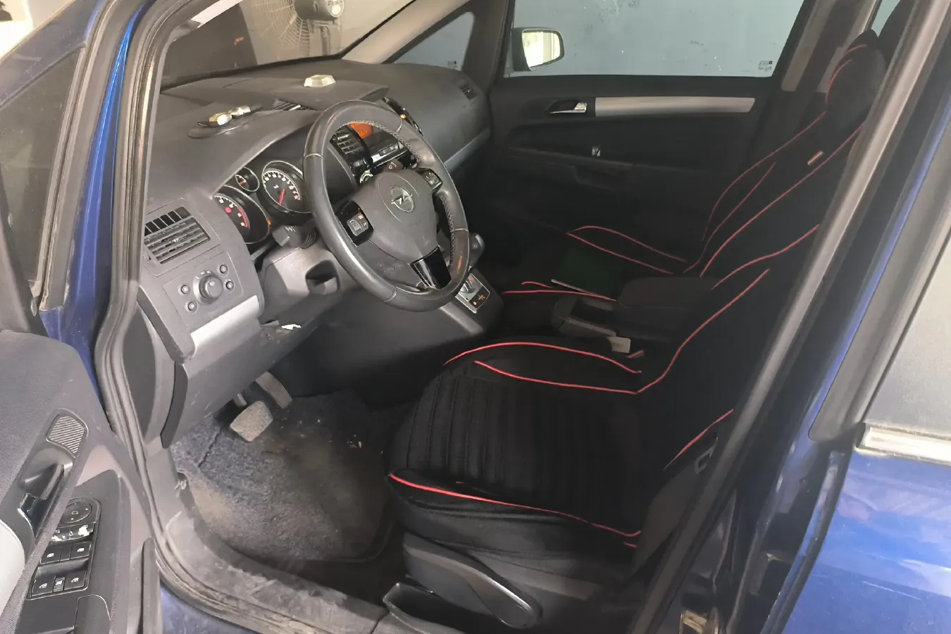 2010 Opel Zafira 1.8L 140HP L4 5AT,autocango,china used car exporter,china ev exporter,chinese used car exporter,chinese used ev exporter