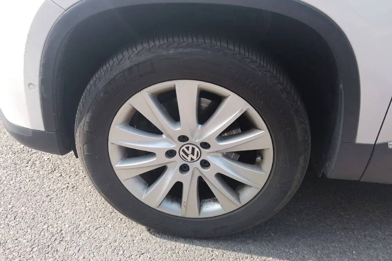 2012 Volkswagen Tiguan 2.0T 200HP L4 6AT,autocango,china used car exporter,china ev exporter,chinese used car exporter,chinese used ev exporter