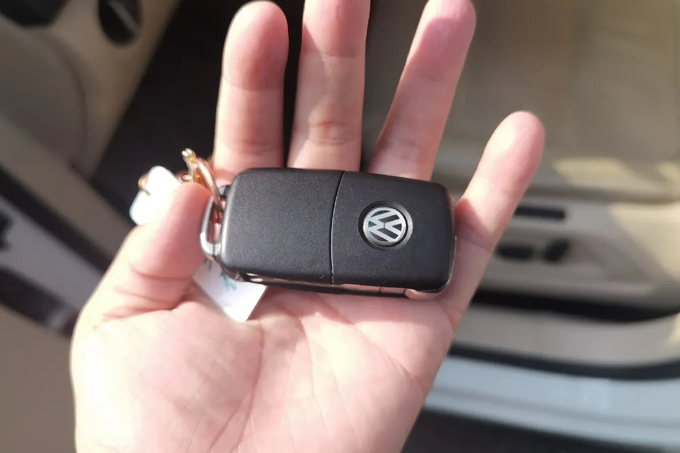 2012 Volkswagen Tiguan 2.0T 200HP L4 6AT,autocango,china used car exporter,china ev exporter,chinese used car exporter,chinese used ev exporter