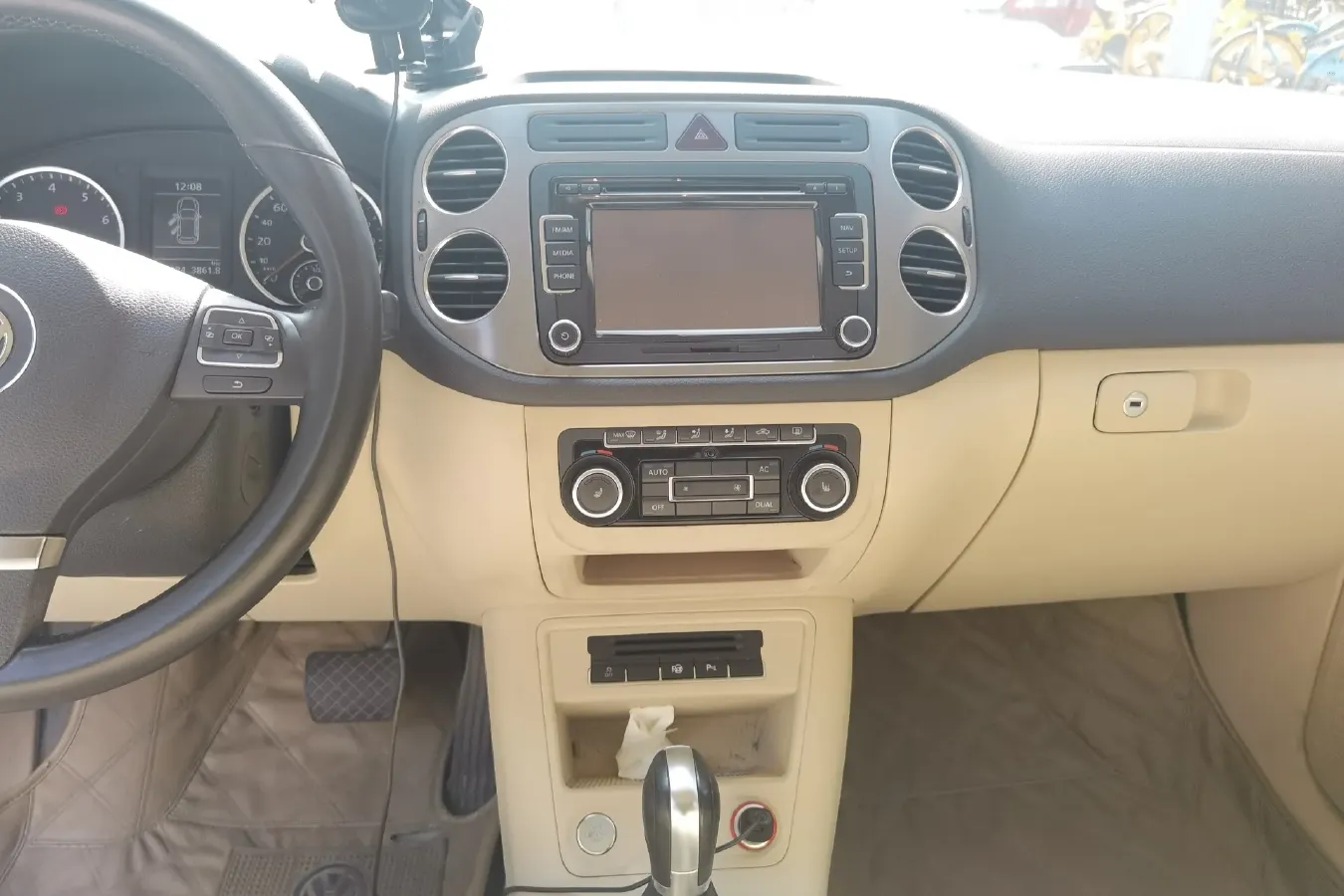 2012 Volkswagen Tiguan 2.0T 200HP L4 6AT,autocango,china used car exporter,china ev exporter,chinese used car exporter,chinese used ev exporter