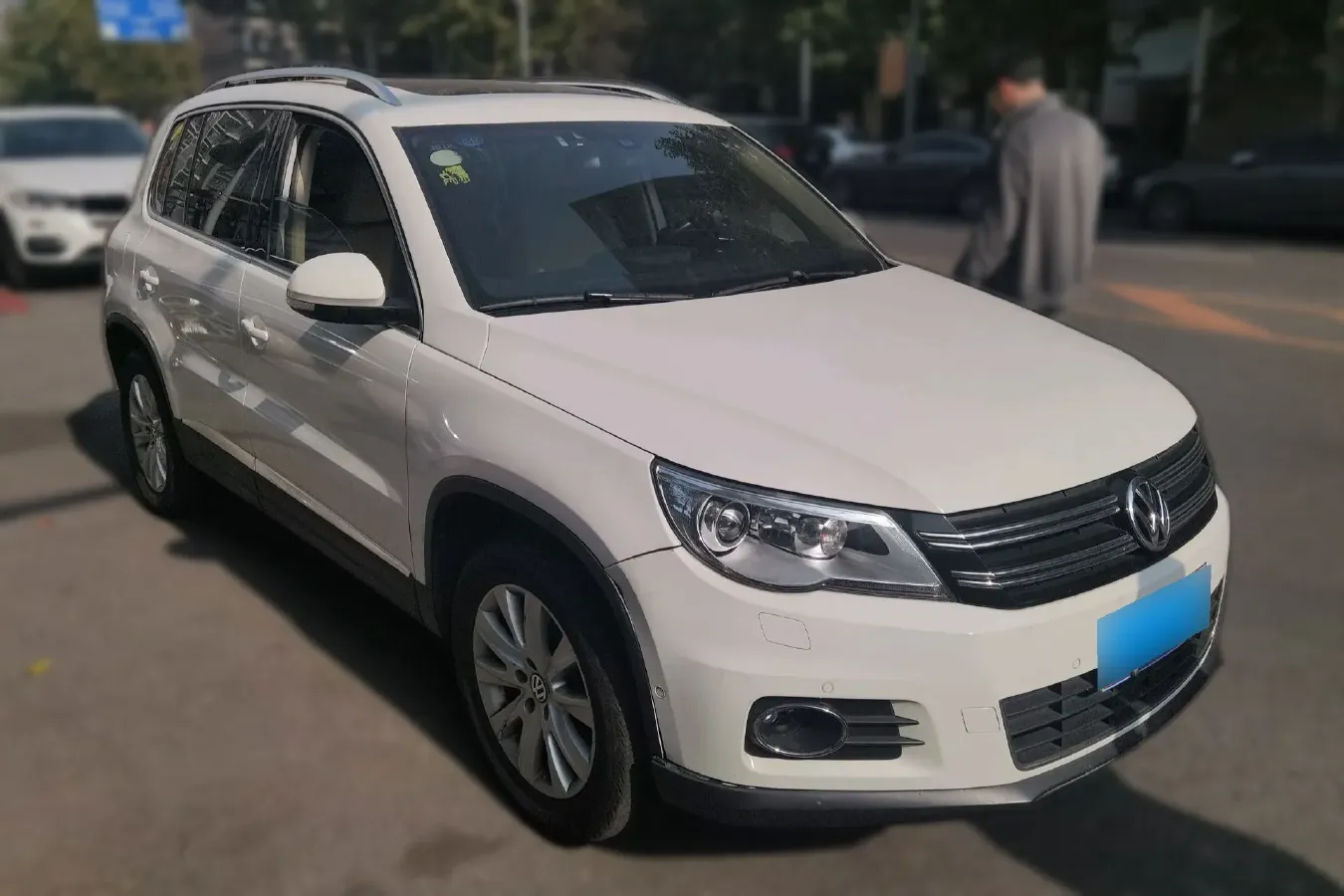 2012 Volkswagen Tiguan 2.0T 200HP L4 6AT,autocango,china used car exporter,china ev exporter,chinese used car exporter,chinese used ev exporter
