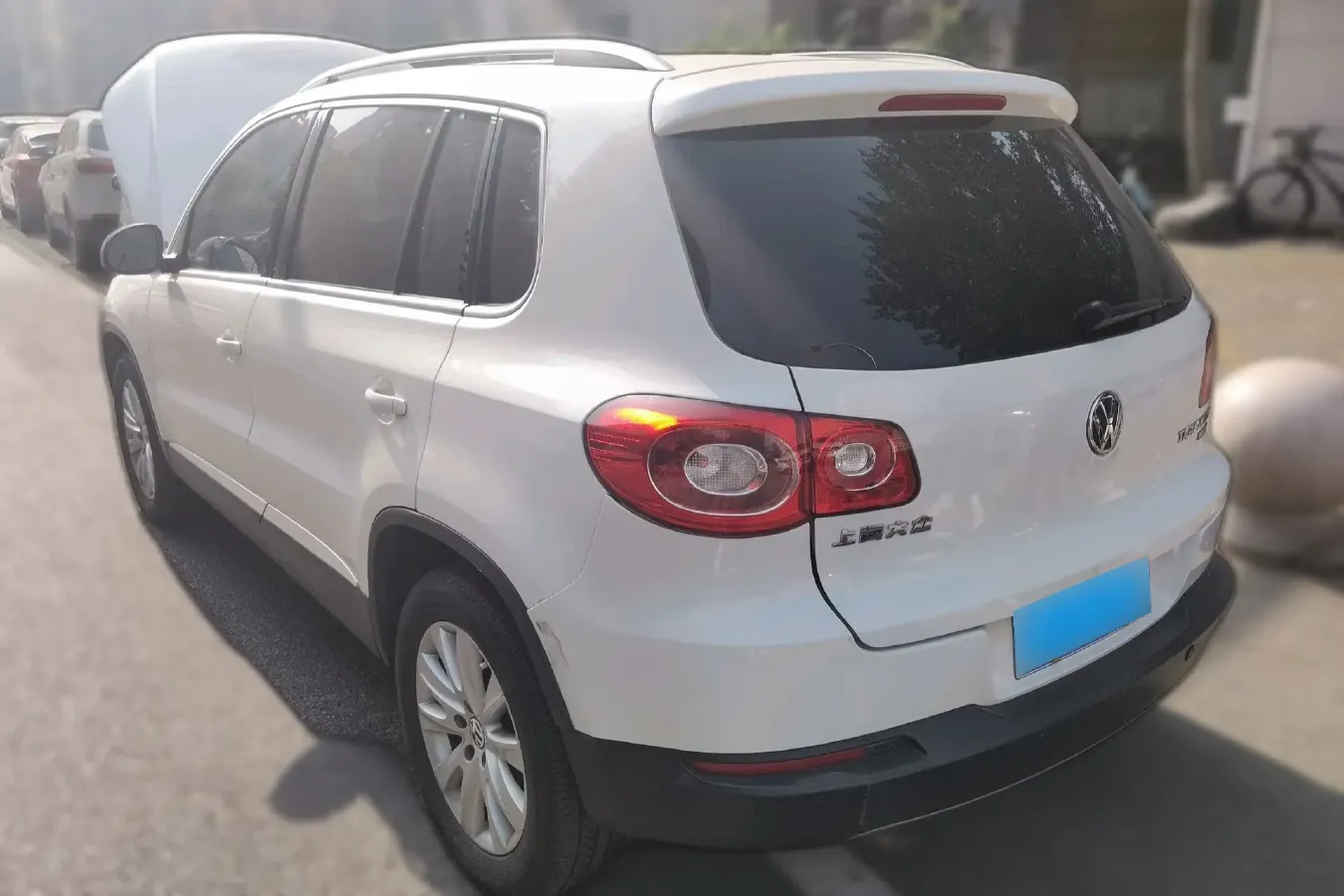 2012 Volkswagen Tiguan 2.0T 200HP L4 6AT,autocango,china used car exporter,china ev exporter,chinese used car exporter,chinese used ev exporter