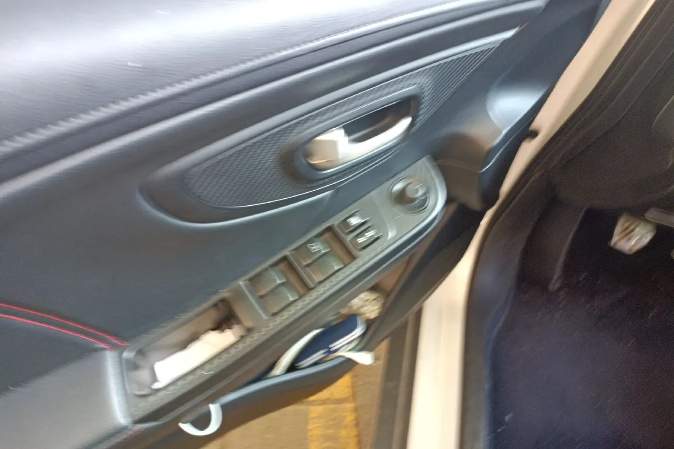 2017 Luxgen U5 SUV 1.6L 124HP L4 5MT,autocango,china used car exporter,china ev exporter,chinese used car exporter,chinese used ev exporter