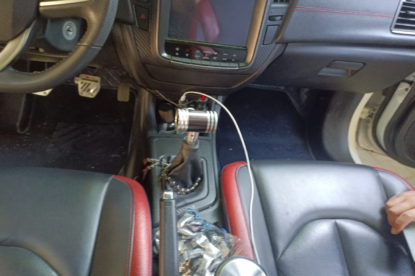 2017 Luxgen U5 SUV 1.6L 124HP L4 5MT,autocango,china used car exporter,china ev exporter,chinese used car exporter,chinese used ev exporter