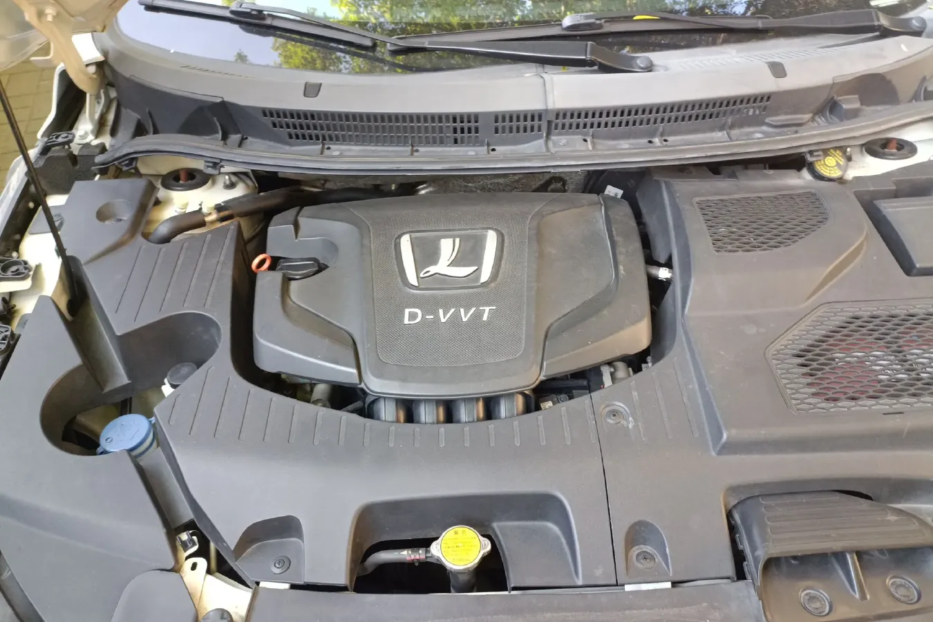 2017 Luxgen U5 SUV 1.6L 124HP L4 5MT,autocango,china used car exporter,china ev exporter,chinese used car exporter,chinese used ev exporter