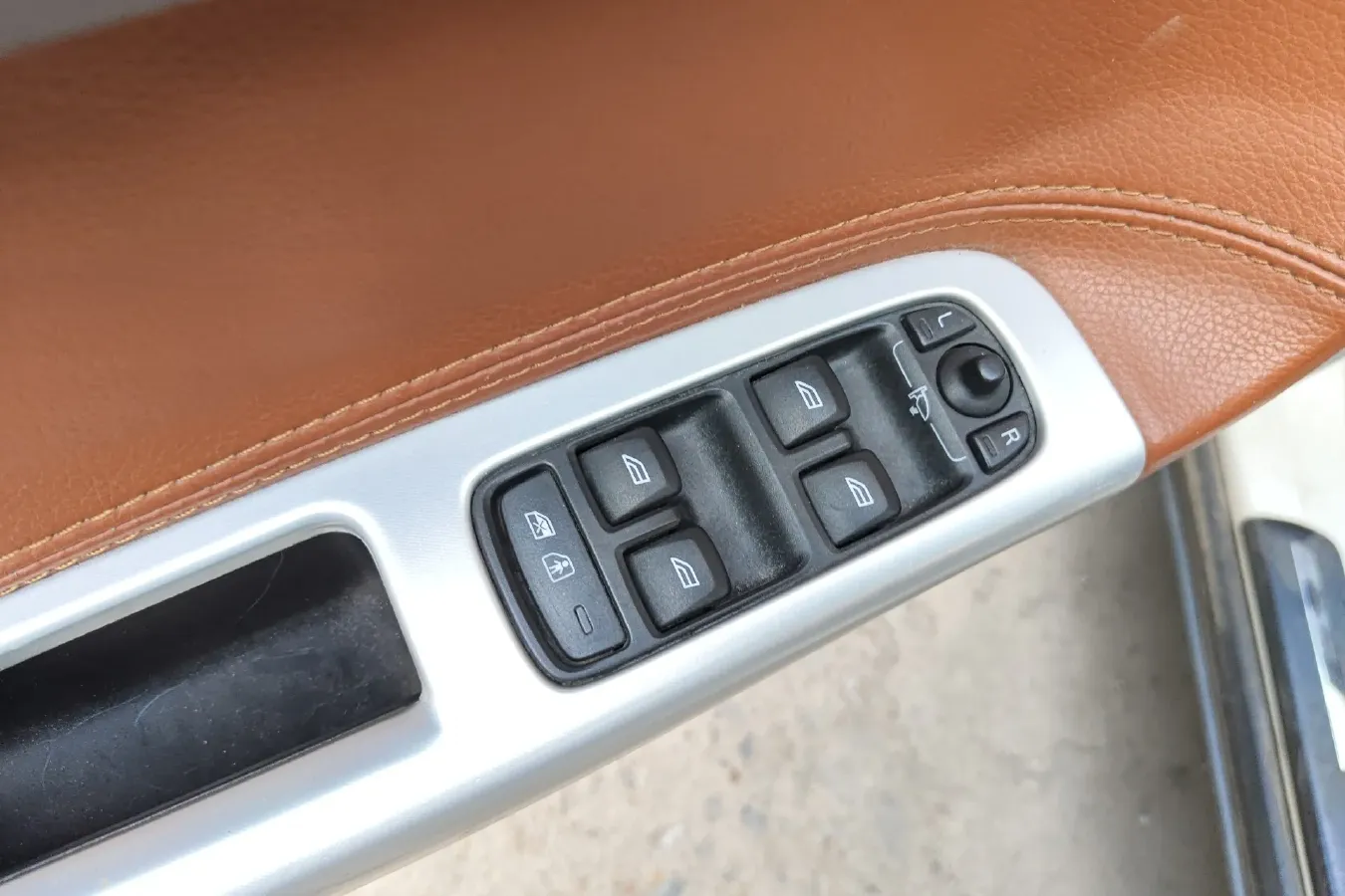 2011 Volvo S40 2.0L 141HP L4 6DCT,autocango,china used car exporter,china ev exporter,chinese used car exporter,chinese used ev exporter