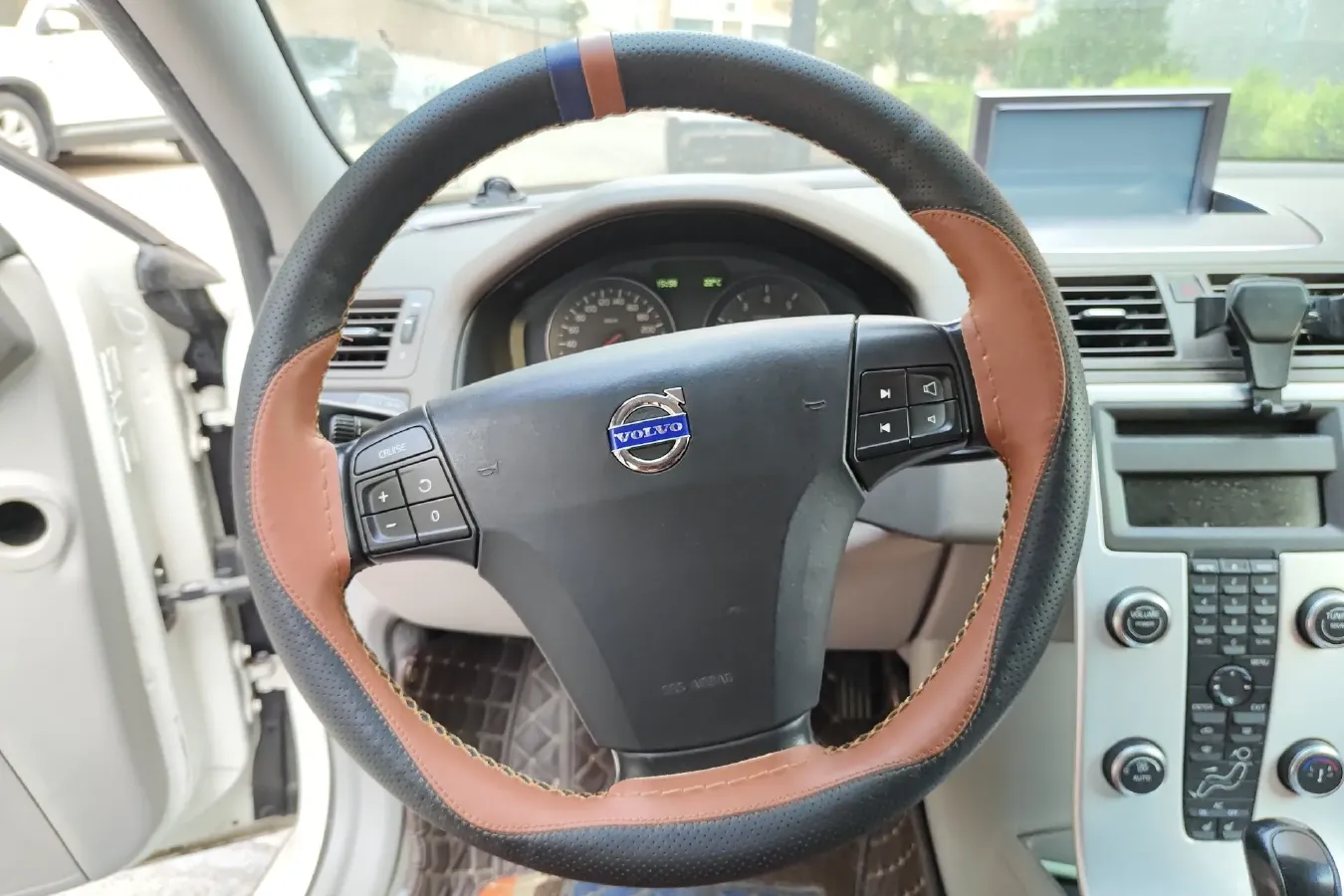 2011 Volvo S40 2.0L 141HP L4 6DCT,autocango,china used car exporter,china ev exporter,chinese used car exporter,chinese used ev exporter