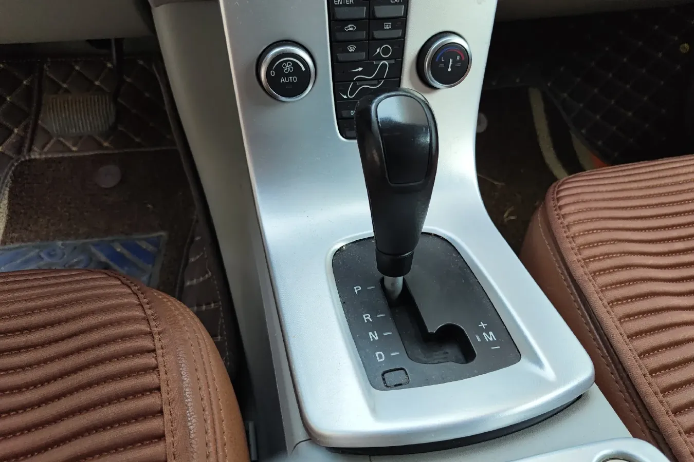 2011 Volvo S40 2.0L 141HP L4 6DCT,autocango,china used car exporter,china ev exporter,chinese used car exporter,chinese used ev exporter