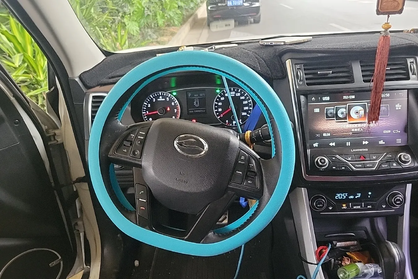 2016 Landwind X5 1.5T 150HP L4 CVT,autocango,china used car exporter,china ev exporter,chinese used car exporter,chinese used ev exporter