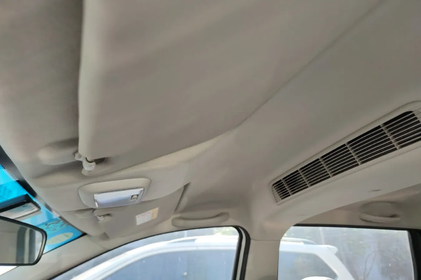 2017 Venucia M50V 1.6L 124HP L4 CVT,autocango,china used car exporter,china ev exporter,chinese used car exporter,chinese used ev exporter