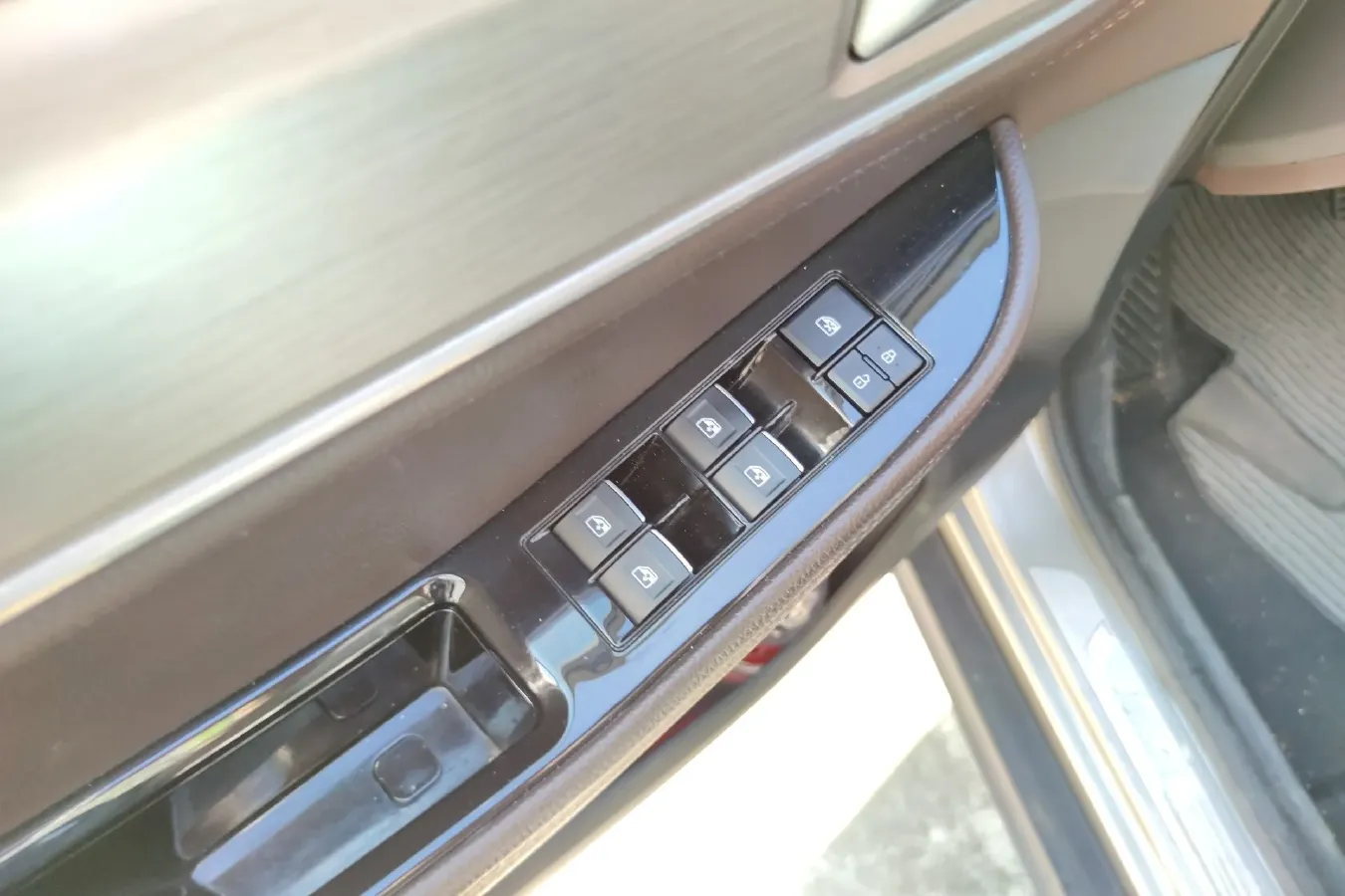 2017 DongFeng Forthing Joyear X6 1.5T 150HP L4 CVT,autocango,china used car exporter,china ev exporter,chinese used car exporter,chinese used ev exporter