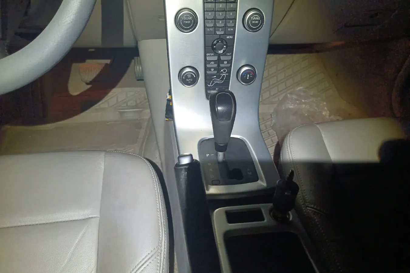 2010 Volvo S40 2.0L 141HP L4 6DCT,autocango,china used car exporter,china ev exporter,chinese used car exporter,chinese used ev exporter