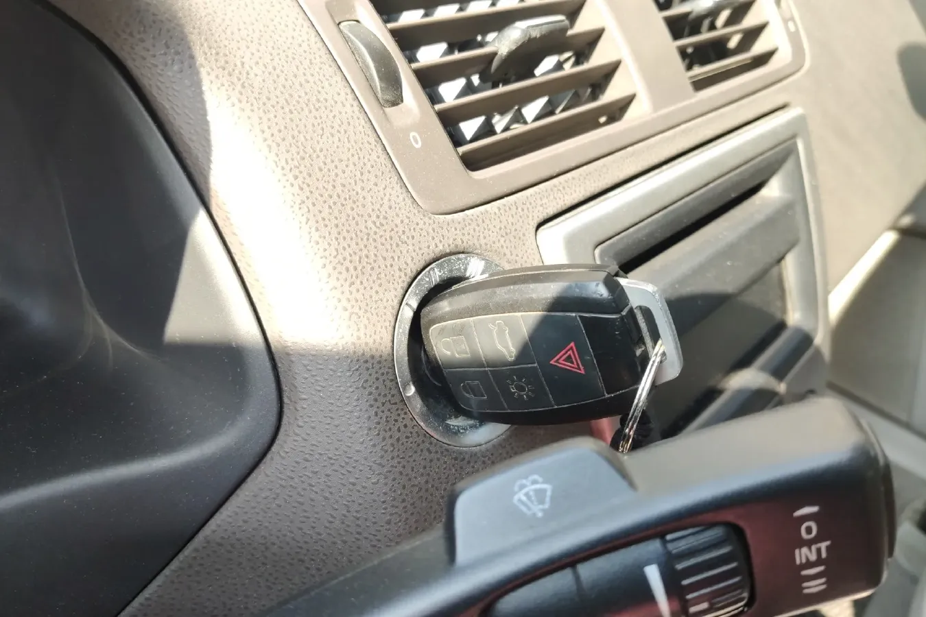 2009 Volvo S40 2.0L 141HP L4 6DCT,autocango,china used car exporter,china ev exporter,chinese used car exporter,chinese used ev exporter