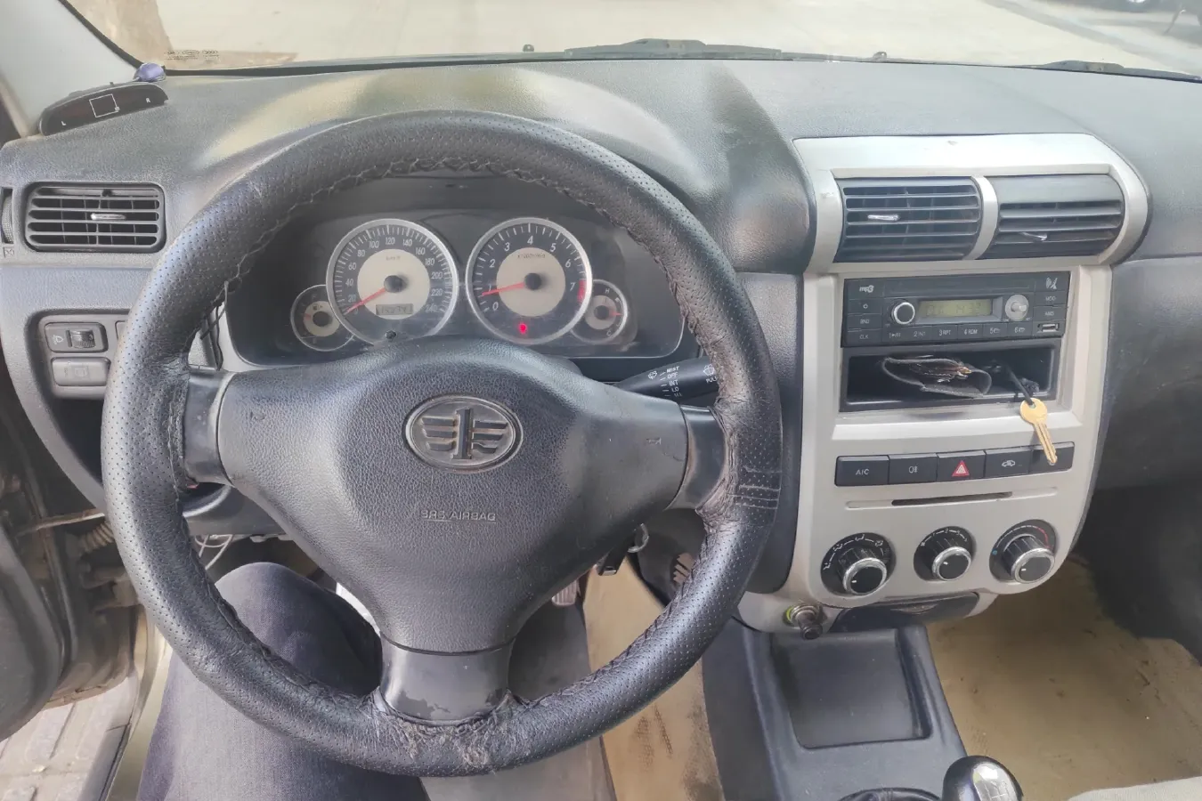 2011 FAW Senia S80 1.5L 109HP L4 5MT,autocango,china used car exporter,china ev exporter,chinese used car exporter,chinese used ev exporter