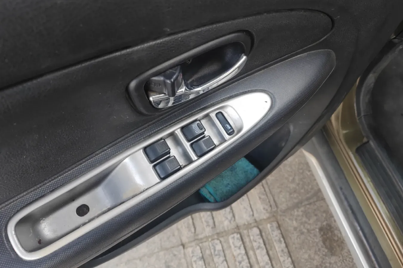 2011 FAW Senia S80 1.5L 109HP L4 5MT,autocango,china used car exporter,china ev exporter,chinese used car exporter,chinese used ev exporter